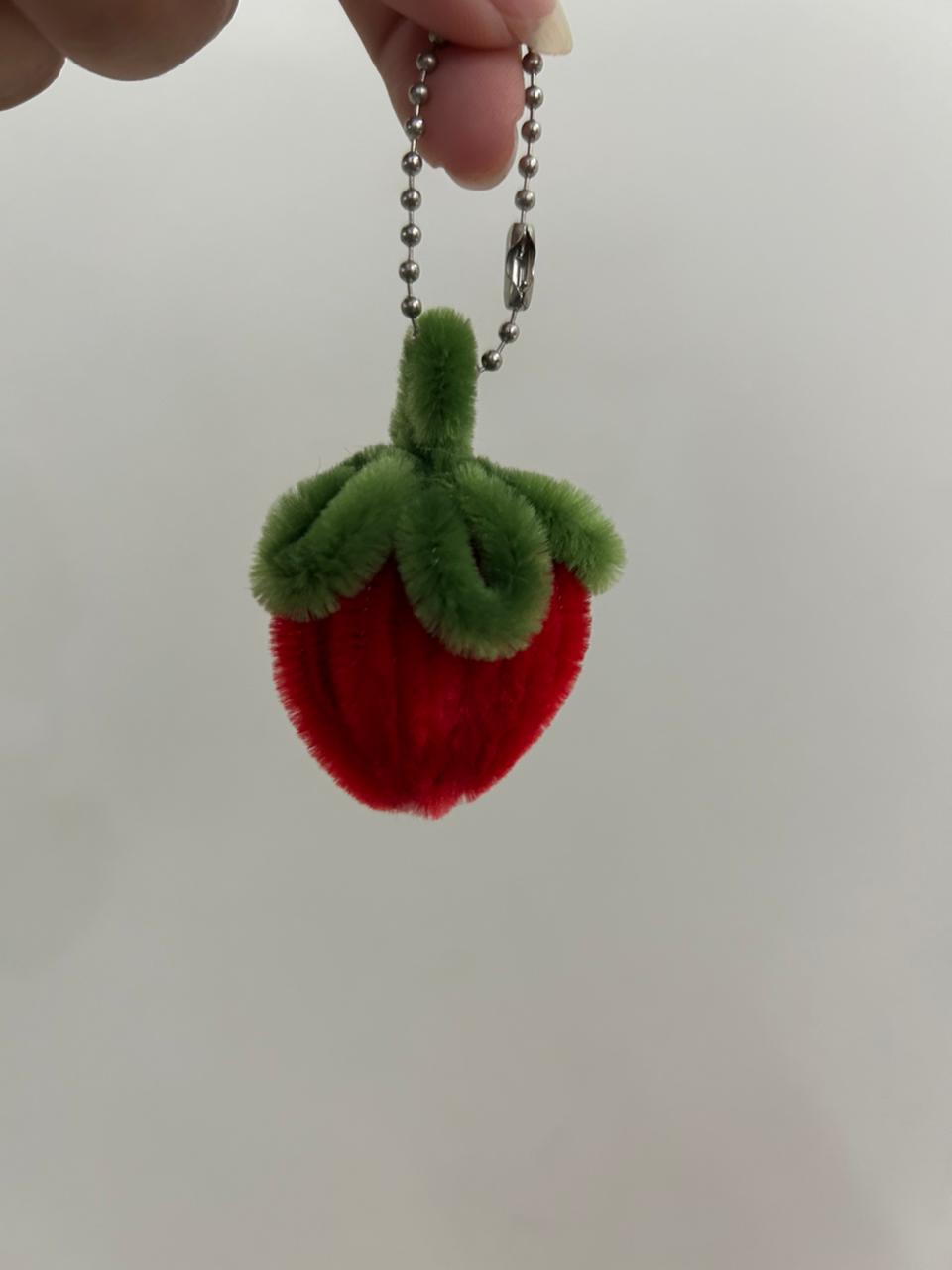 Gantungan Kunci Strawberry